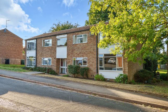 Thumbnail Flat for sale in Greathurst End, Great Bookham, Leatherhead