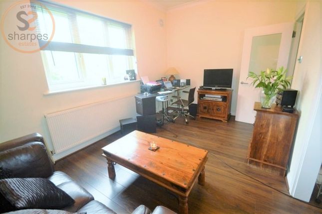 Flat 5, London photo 3