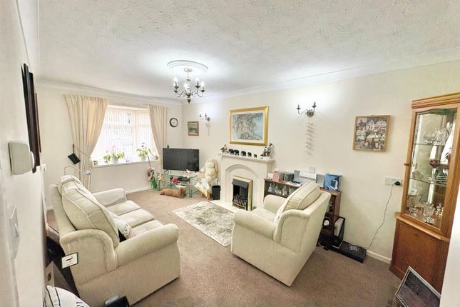 8, Burnfell, Lowton photo 2