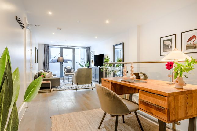 Thumbnail Duplex to rent in King's Mews, Holborn