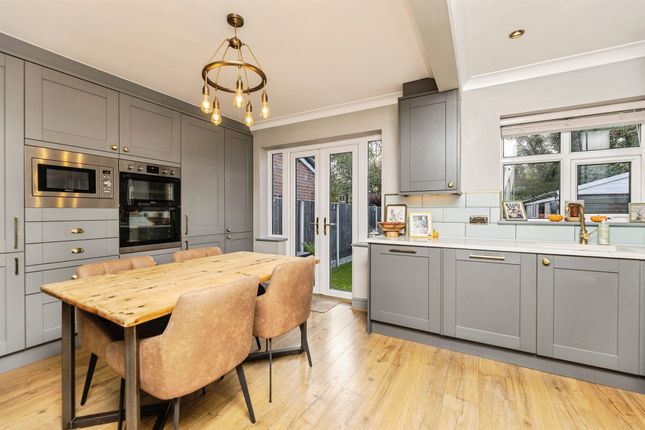 Croftdale Grove, LEEDS photo 4