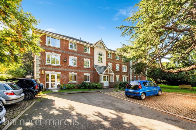 Flat for sale in Haling Park Road, South Croydon