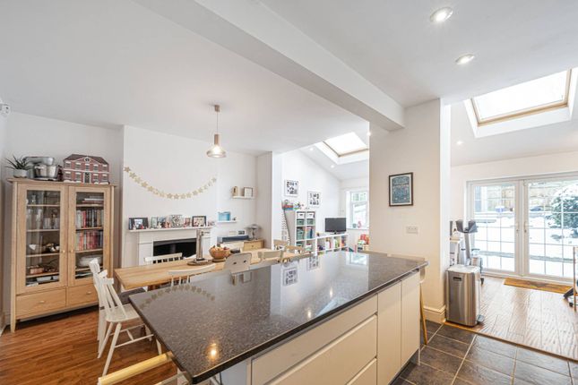 Thumbnail Terraced house for sale in Hamilton Way, West Finchley, London