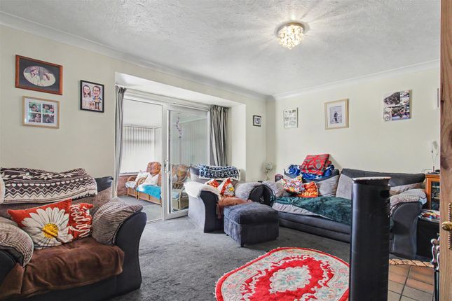 25, Caves Close, King's Lynn photo 3