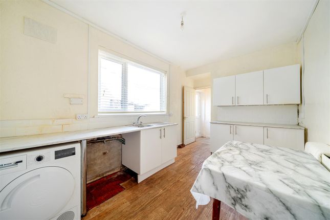 282, Middle Road, Swansea photo 2