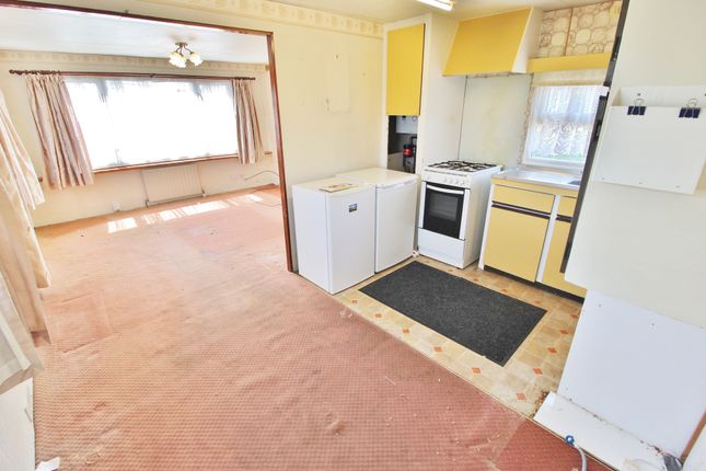 17, Henderson Park, Southsea photo 3