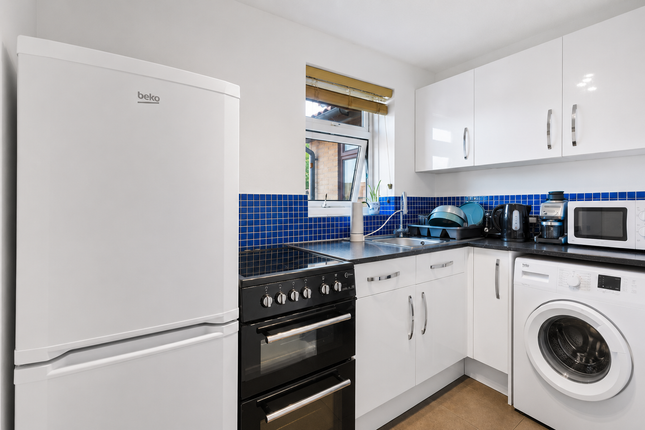 154 Avondale, Ash Vale photo 2