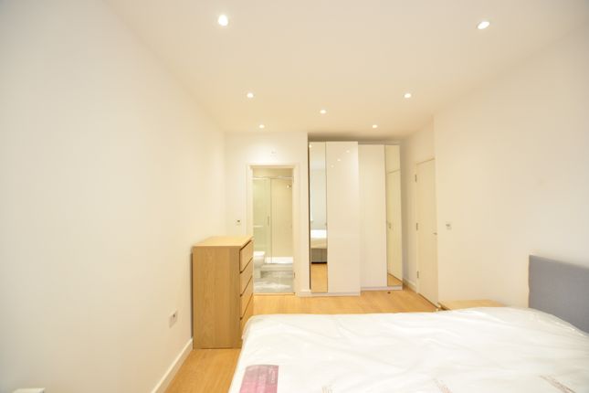 Flat D, Hodford Road, London photo 4