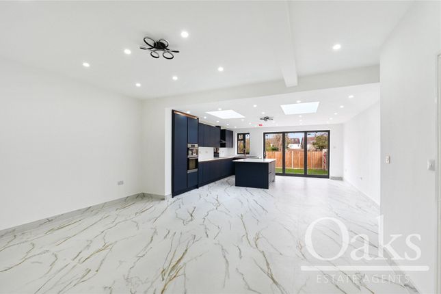 12, Ashburton Avenue, Surrey photo 2