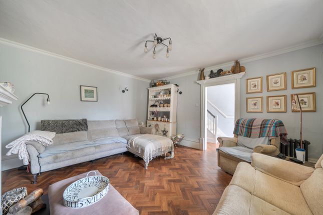 1, Orchard Court, Gloucestershire photo 4