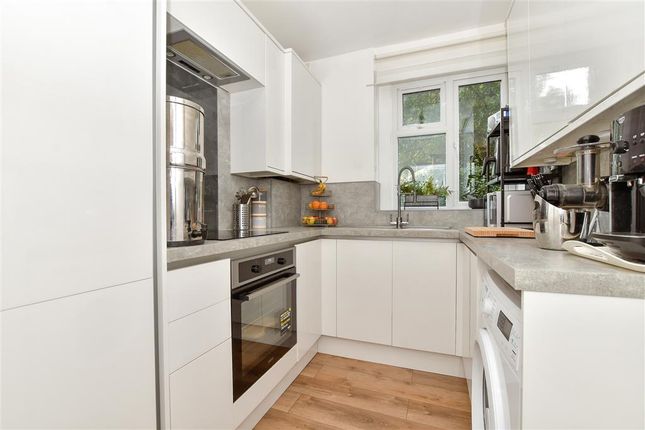 Flat for sale in Carshalton Road, Sutton, Surrey