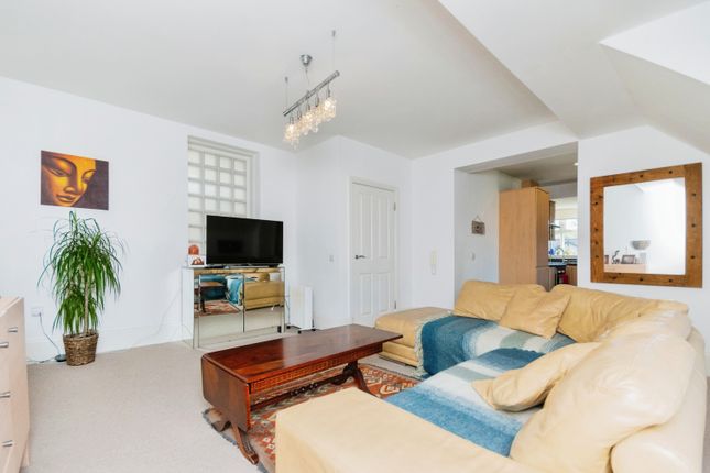 Flat for sale in 22 Larke Rise, Manchester
