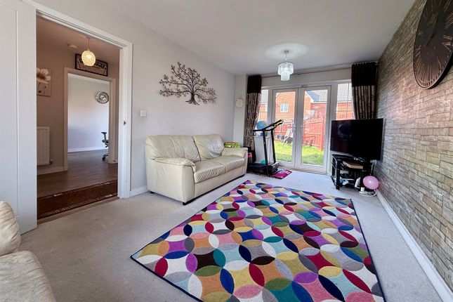 45, Larch Way, Bury St. Edmunds photo 4