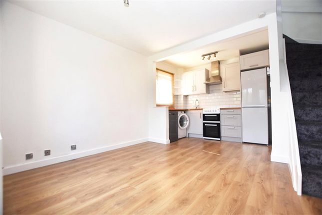 20 Glen Walk,, Isleworth, Isleworth photo 4