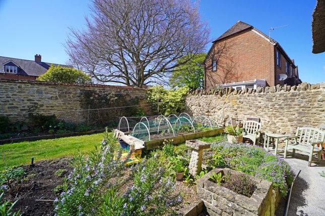 The Thatch, Blandford Alley, Highworth photo 4