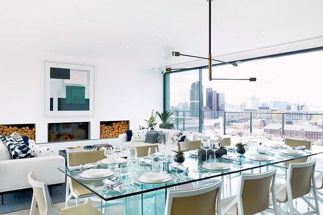 Flat to rent in Southbank Tower, Southbank, London