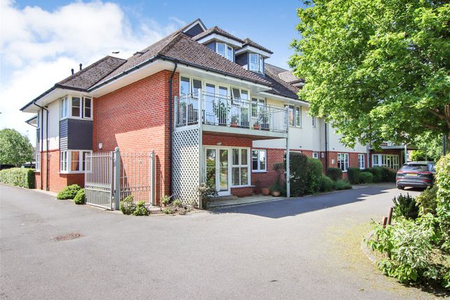 3, Halyard House, Lymington photo 2
