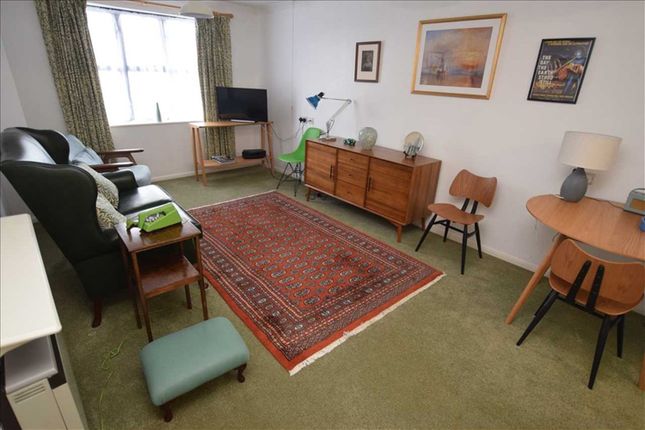 211, Balmoral Court, Springfield Road, Chelmsford photo 2