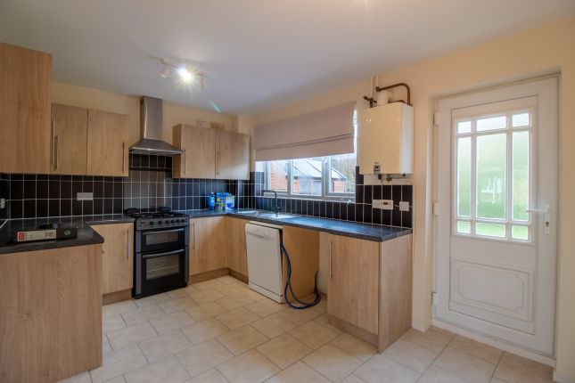 14 , Milne Green, Swineshead photo 4