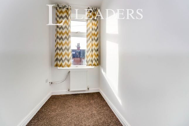 Room 1, 32, Clarence Street, Clarence Street photo 4