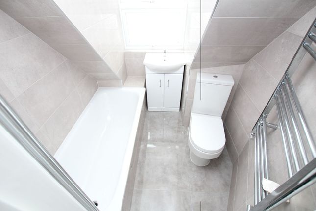 Flat 5 & 6 Prominade Mansions, Edgware photo 5