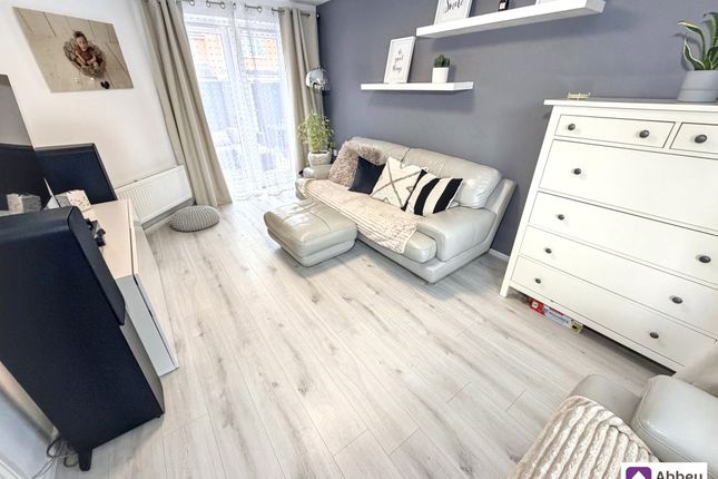 16 Newbiggin Place, Leicester photo 2