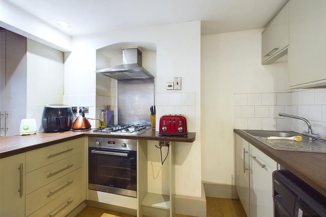 Basement Flat at 9, Union Road, Exeter photo 3
