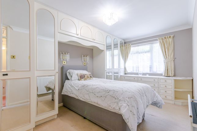 69, Lemonfield Drive, Watford photo 4