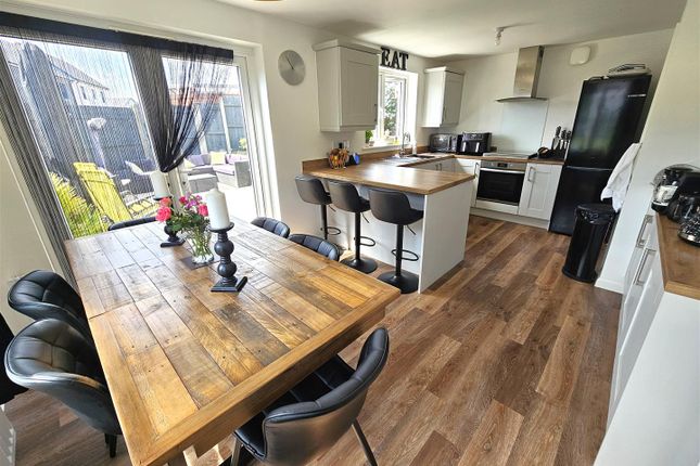 6, Kings Tor Drive, Tavistock photo 2