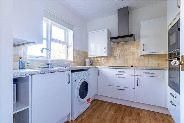 Flat 8, Slade Court,, Watling Street, Hertfordshire photo 2