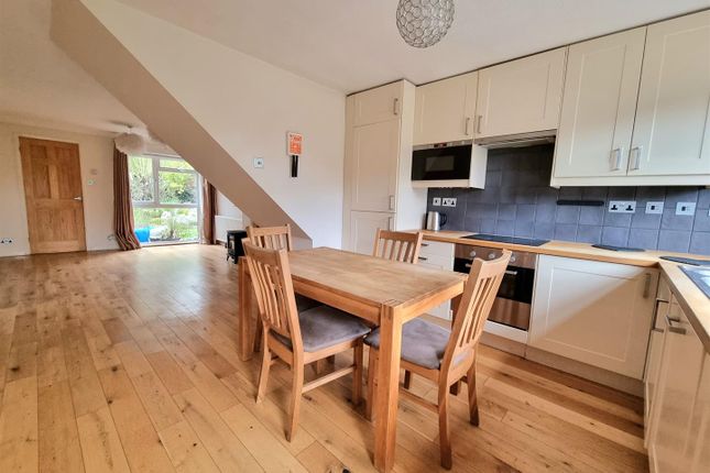 34, Aspen Close, Ealing photo 3