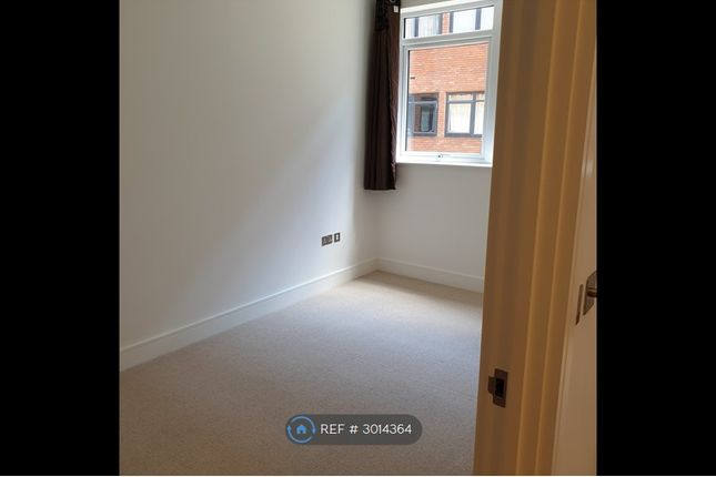 Flat, The Landmark Flowers Way, Luton photo 5