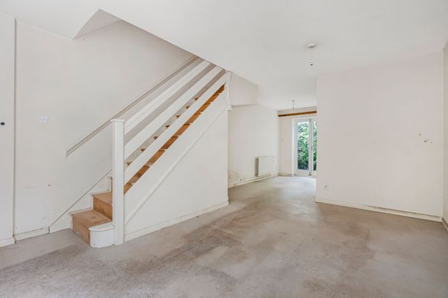 19 Oak Tree Close, Hertford photo 3