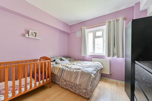 Flat for sale in Elstead House, Brixton Hill, London