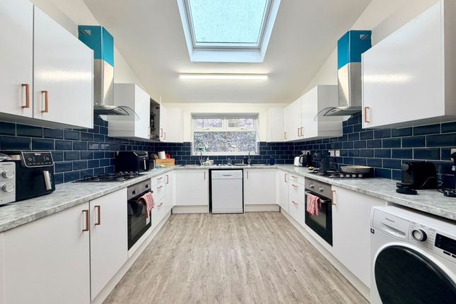 11 Rolleston Drive, Nottingham photo 5