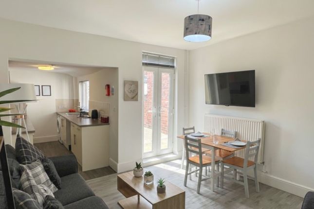 41 Dixon Street, Lincoln photo 3
