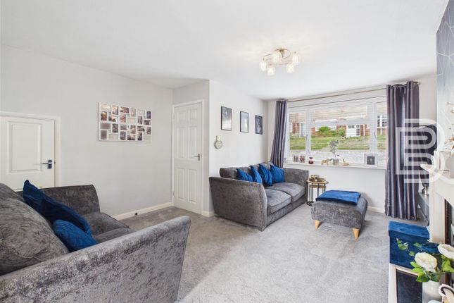 44, Lennon Close, Rugby photo 2