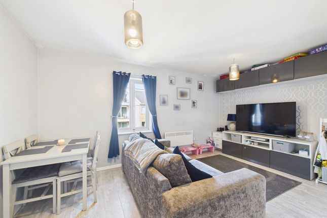 Flat Flat 51, Lyndbourne Court, London Road, Benfleet photo 2