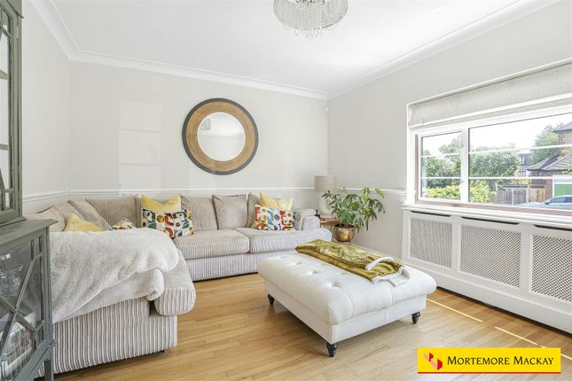 5, Old Park Grove, Enfield photo 3