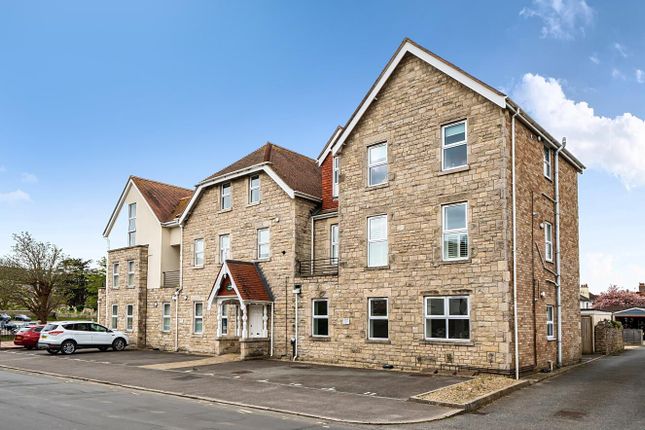 3-bed flat on Northbrook Road, Swanage, £1,150/mo