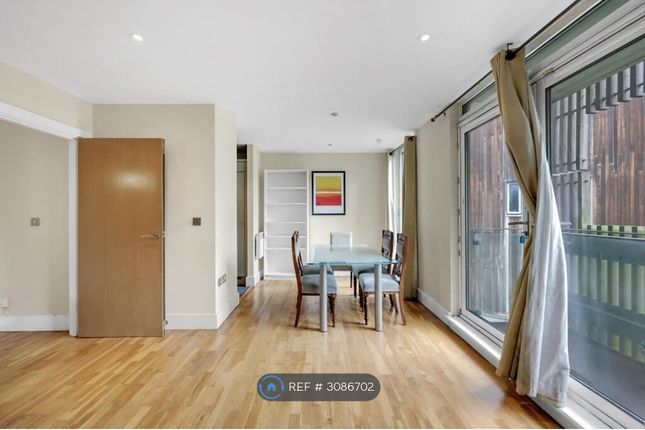 Grosvenor Court Wharf Lane, London photo 2