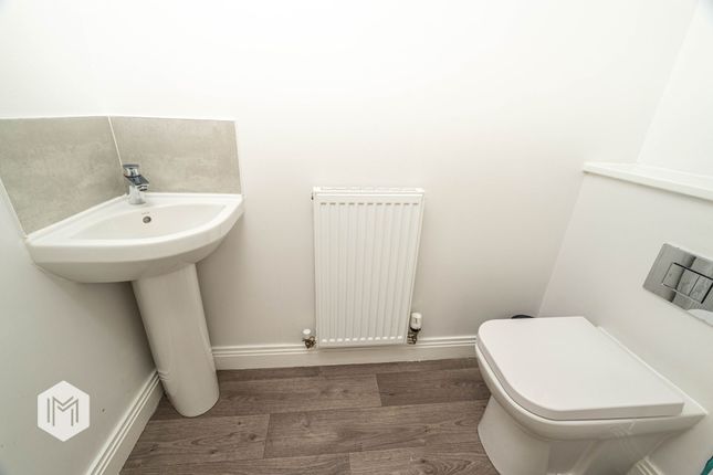 53 Hollins Drive, Bolton photo 4