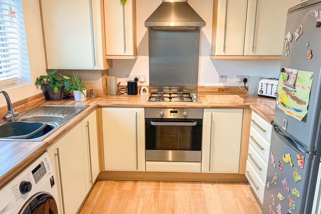 31, Spire Close, LINCOLN photo 2