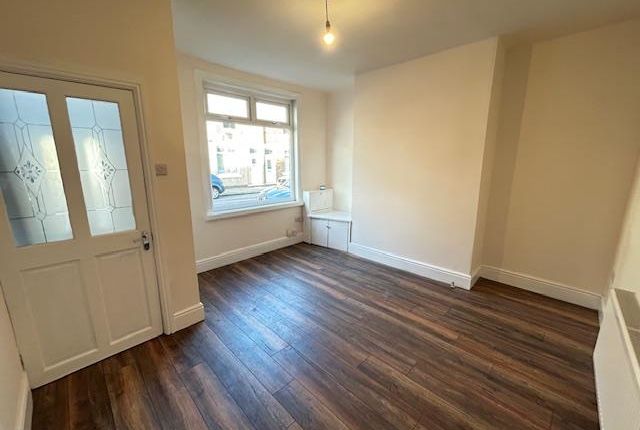 15, Leonard Street, Darlington photo 2