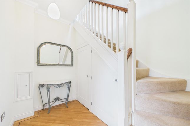 8, Bernardsgate, Chichester photo 2