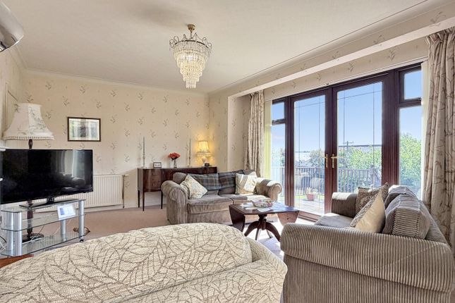 West Ridge, St. Catherines Place, Elgin photo 4