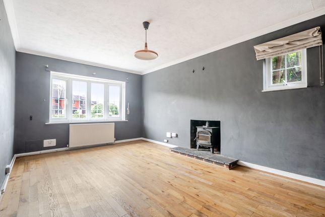 33, Glebe Road, Cranleigh photo 2