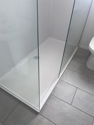 Shower-Room