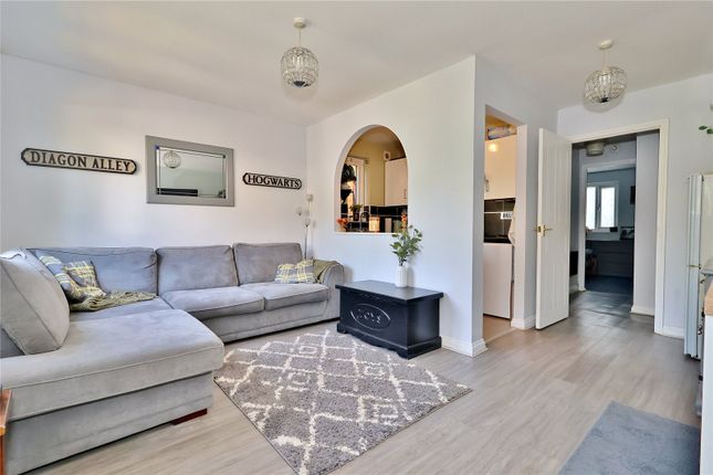 9, Perleybrooke Lane, Woking photo 4