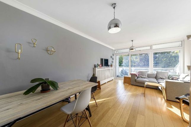 Flat 3, Pinewood Court, Clarence Avenue, London photo 4